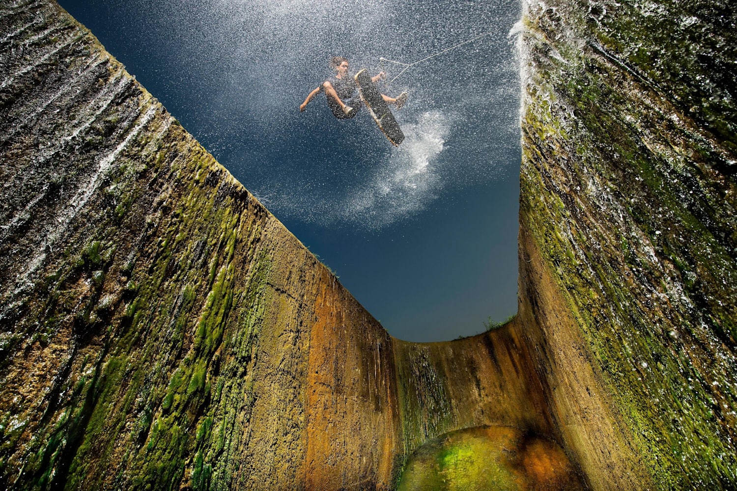 Red Bull Winch Sessions je unikátny wakeskate projekt