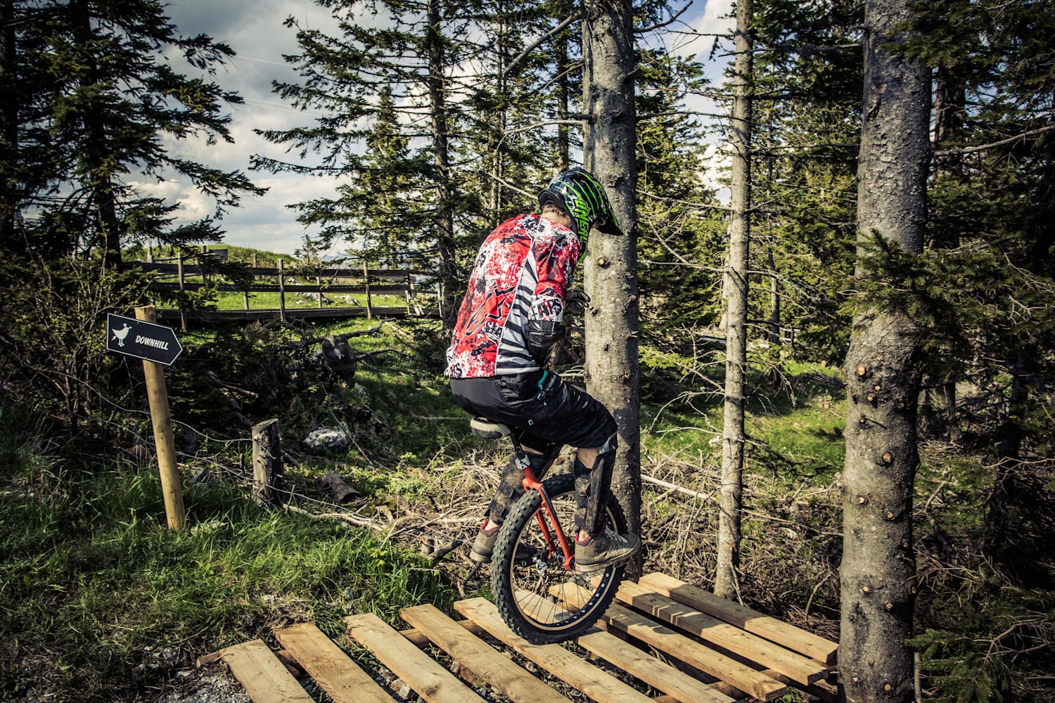 Red Bull Dolomitenmann Gipfelsturm per Einrad!