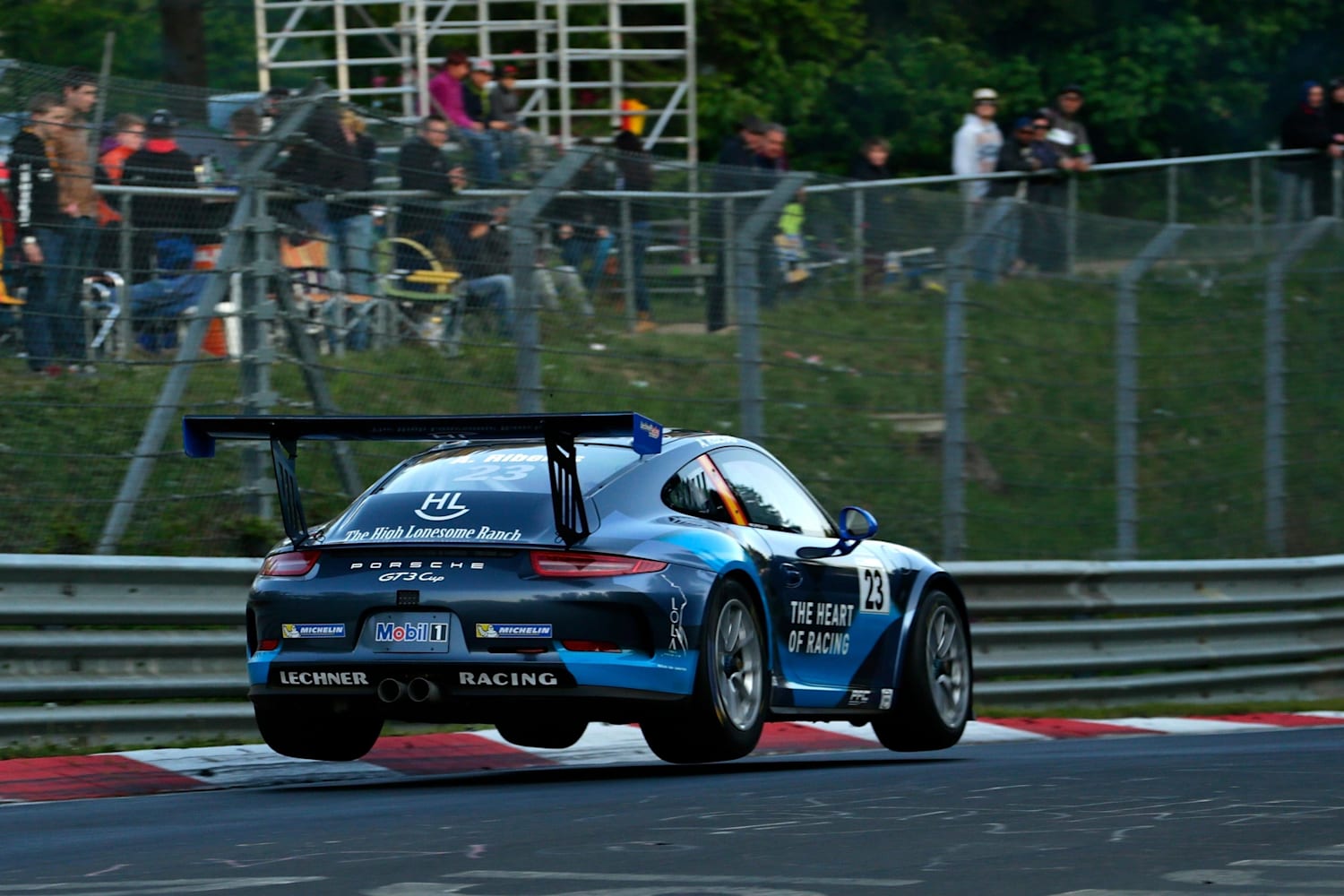 Alex Riberas un piloto solidario y con talento Porsche