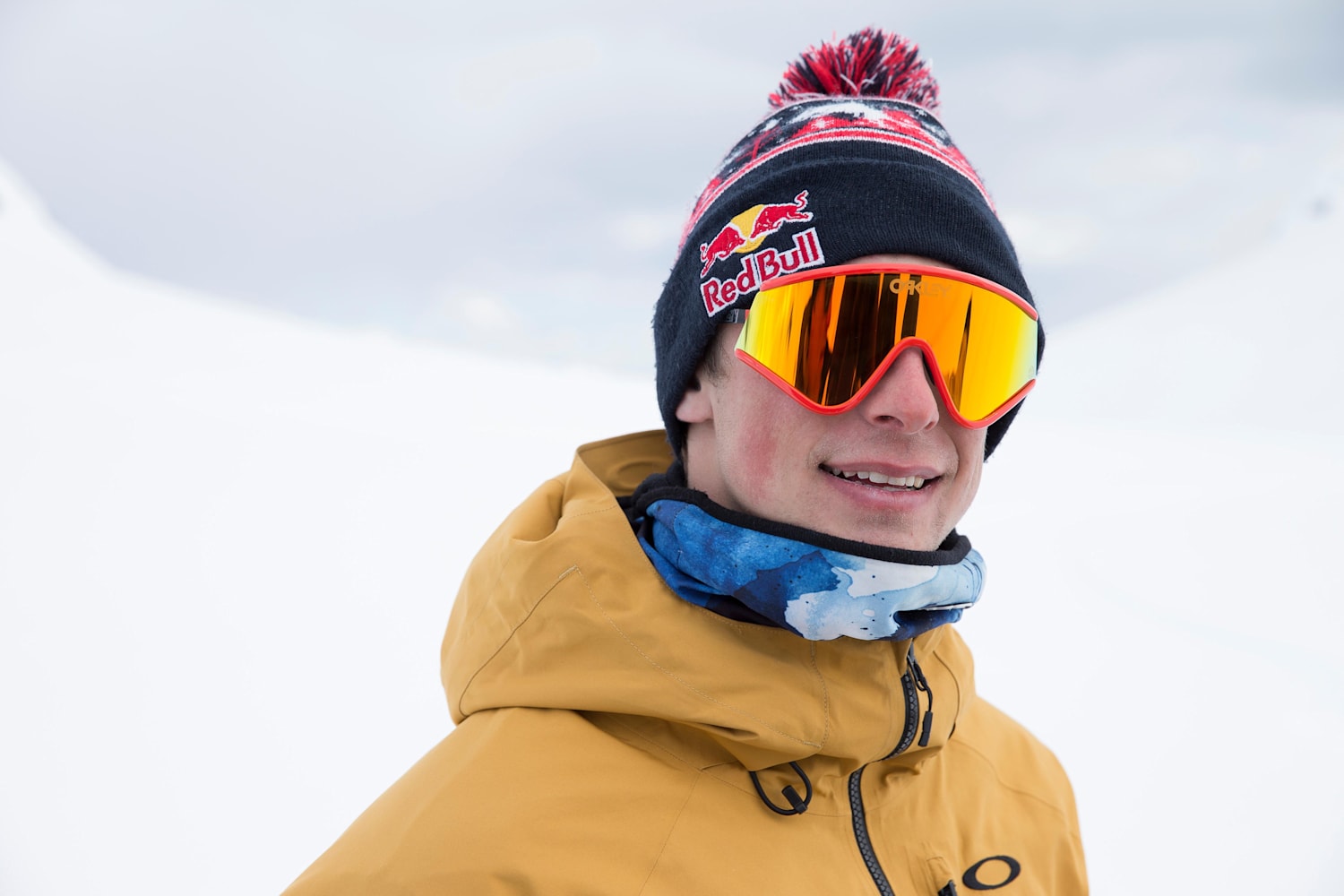 Шапки и шарфы для сноуборда rvca. Крейг макморрис. mcmorris. mark mcmorris 2012. шапка red bull для сноуборда.