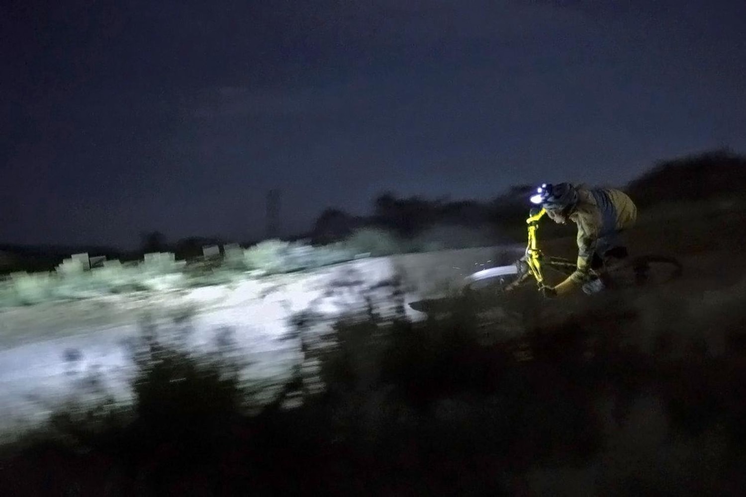 night mountain biking lights