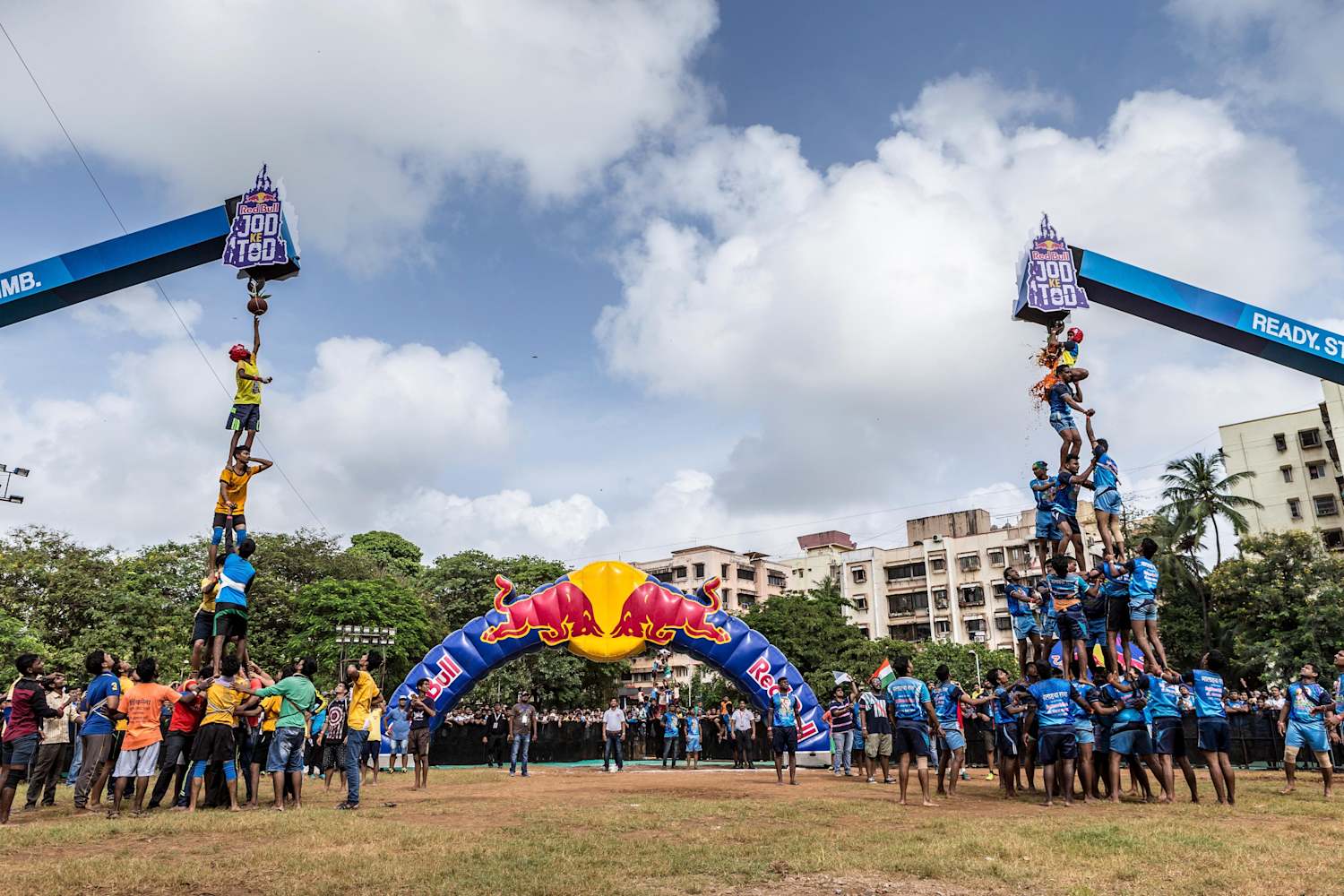 Red Bull Jod Ke Tod: Video of the human pyramid race