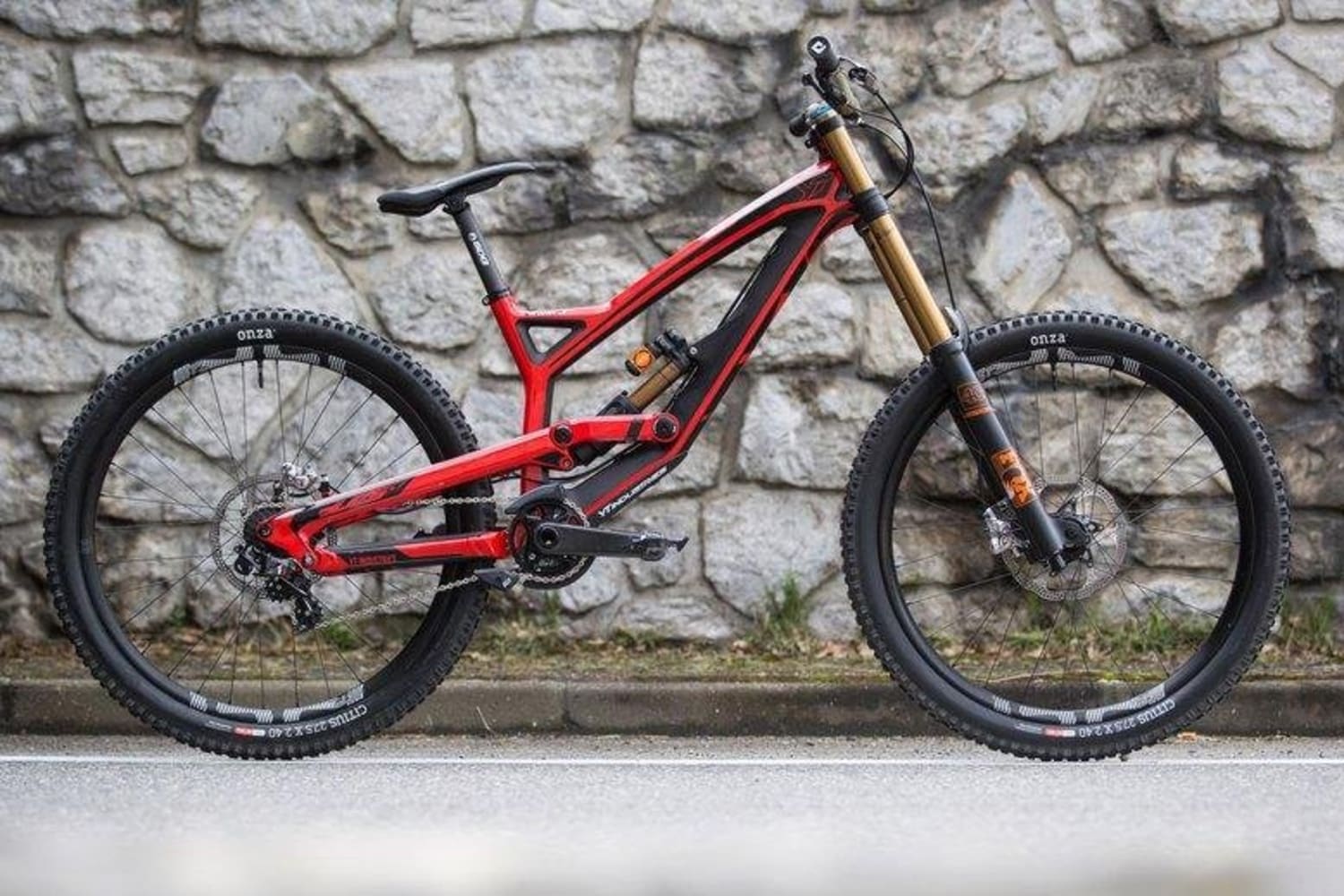 The Best 5 Downhill Bikes For 2017 Under 4k Red Bull