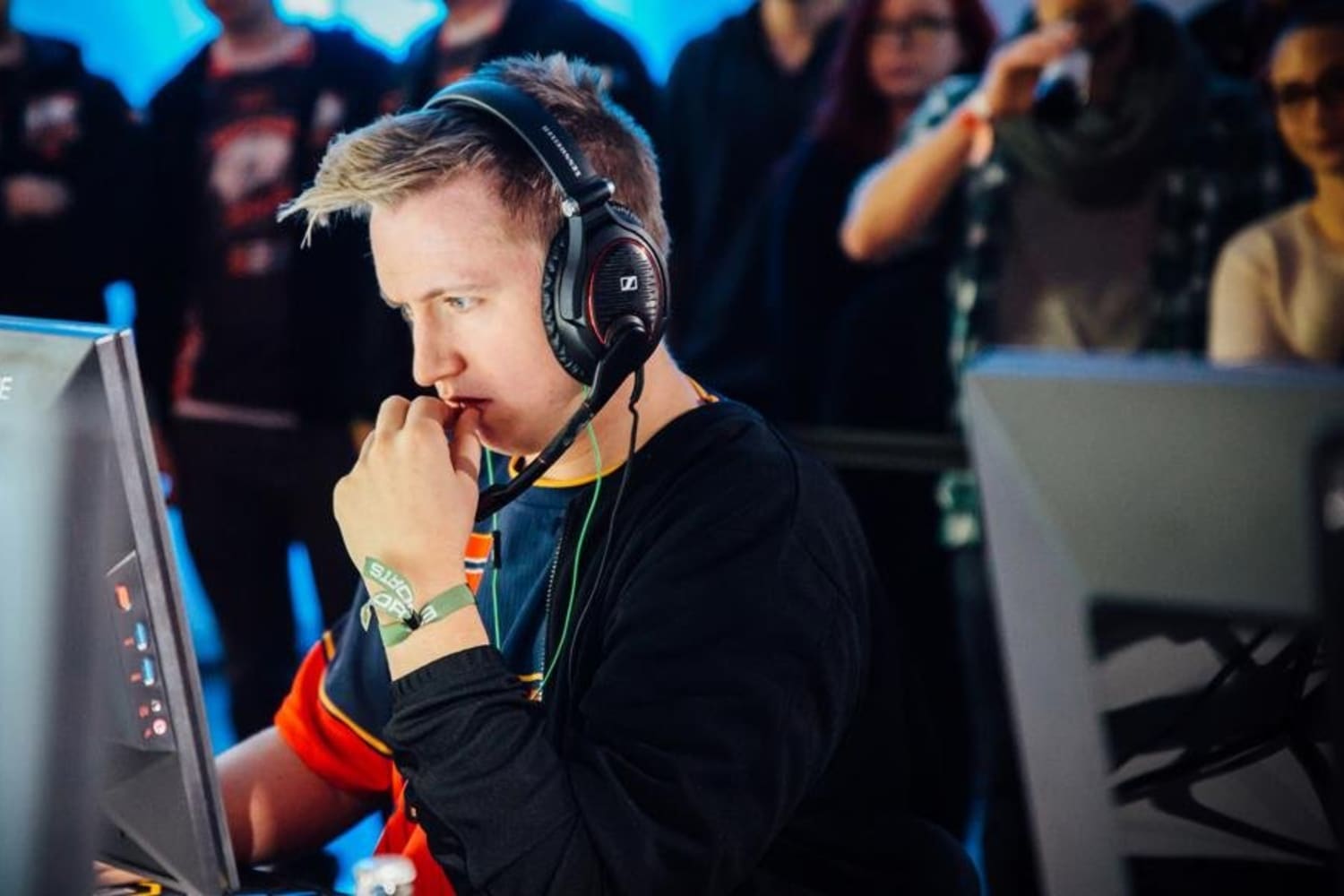 Red Bull interview: FaZe-gamer Joakim 'jkaem' Myrbostad