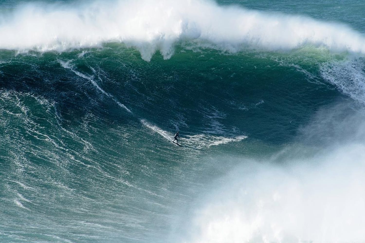 Vidéo Retour des vagues XXL à Nazaré Red Bull