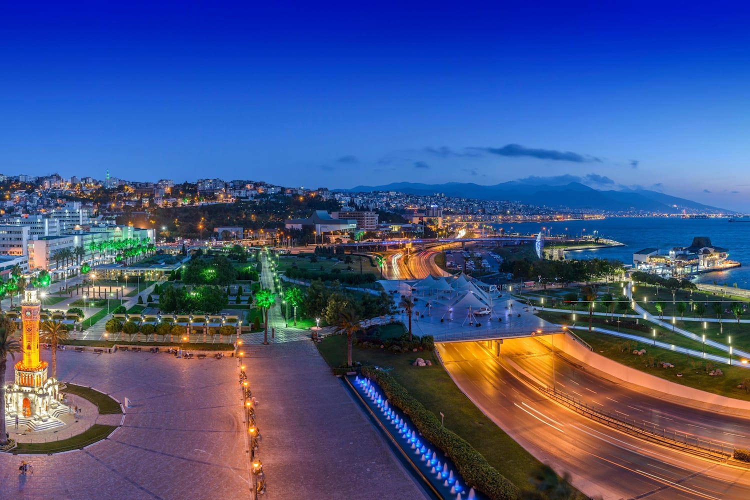 Universite Okunacak En Iyi Sehir Izmir Mi Red Bull