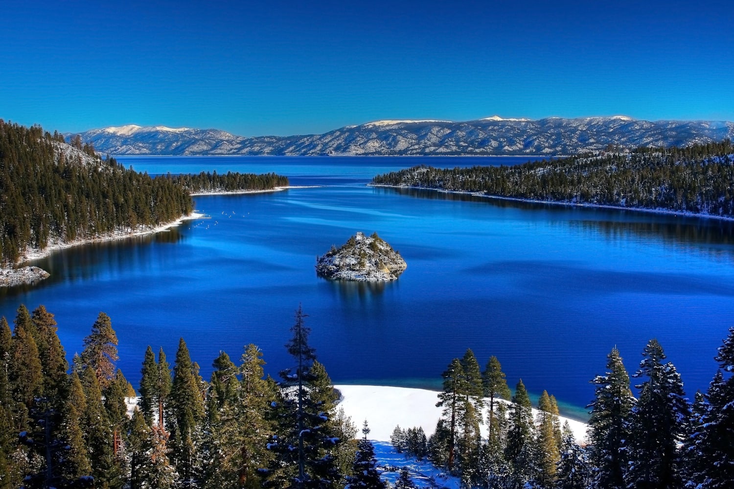 Summer and Winter Outdoor Adventure Guide to Lake Tahoe Summer and Winter Outdoor Adventure Guide to Lake Tahoe