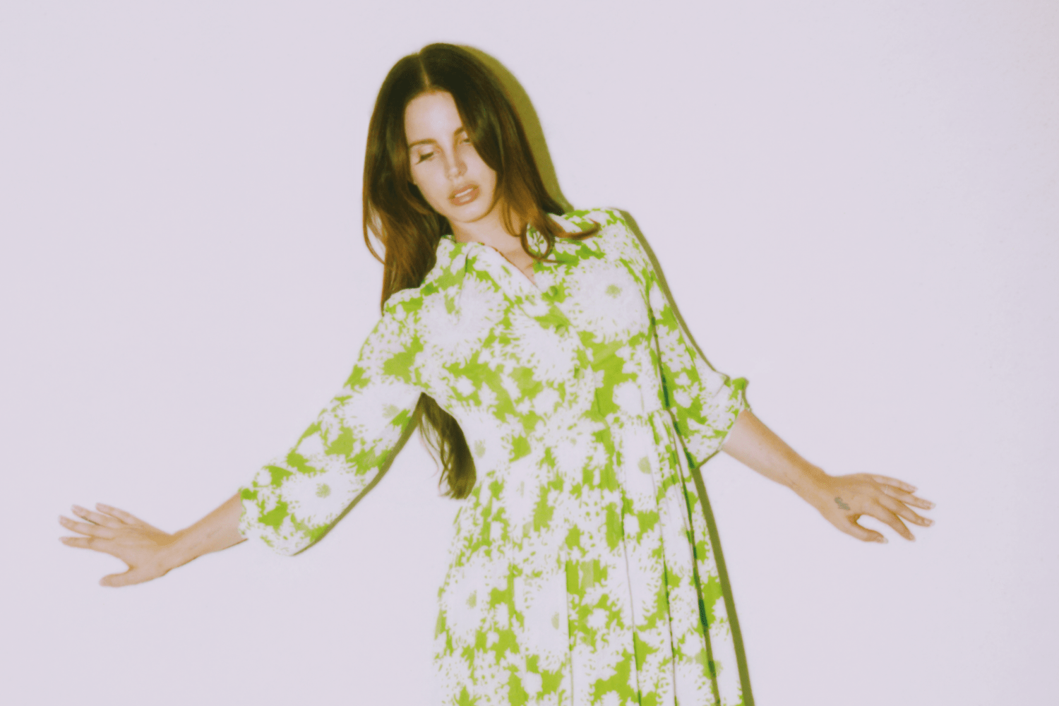 Lana Del Rey Graces Melbourne With Her Presence