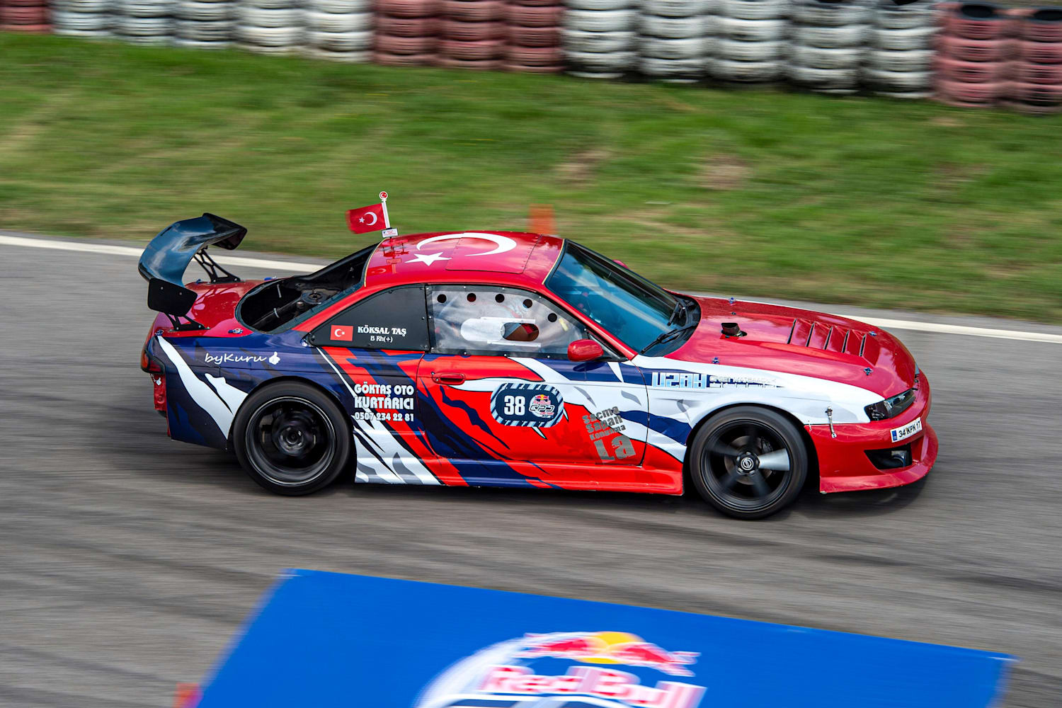 Red bull машина car parking