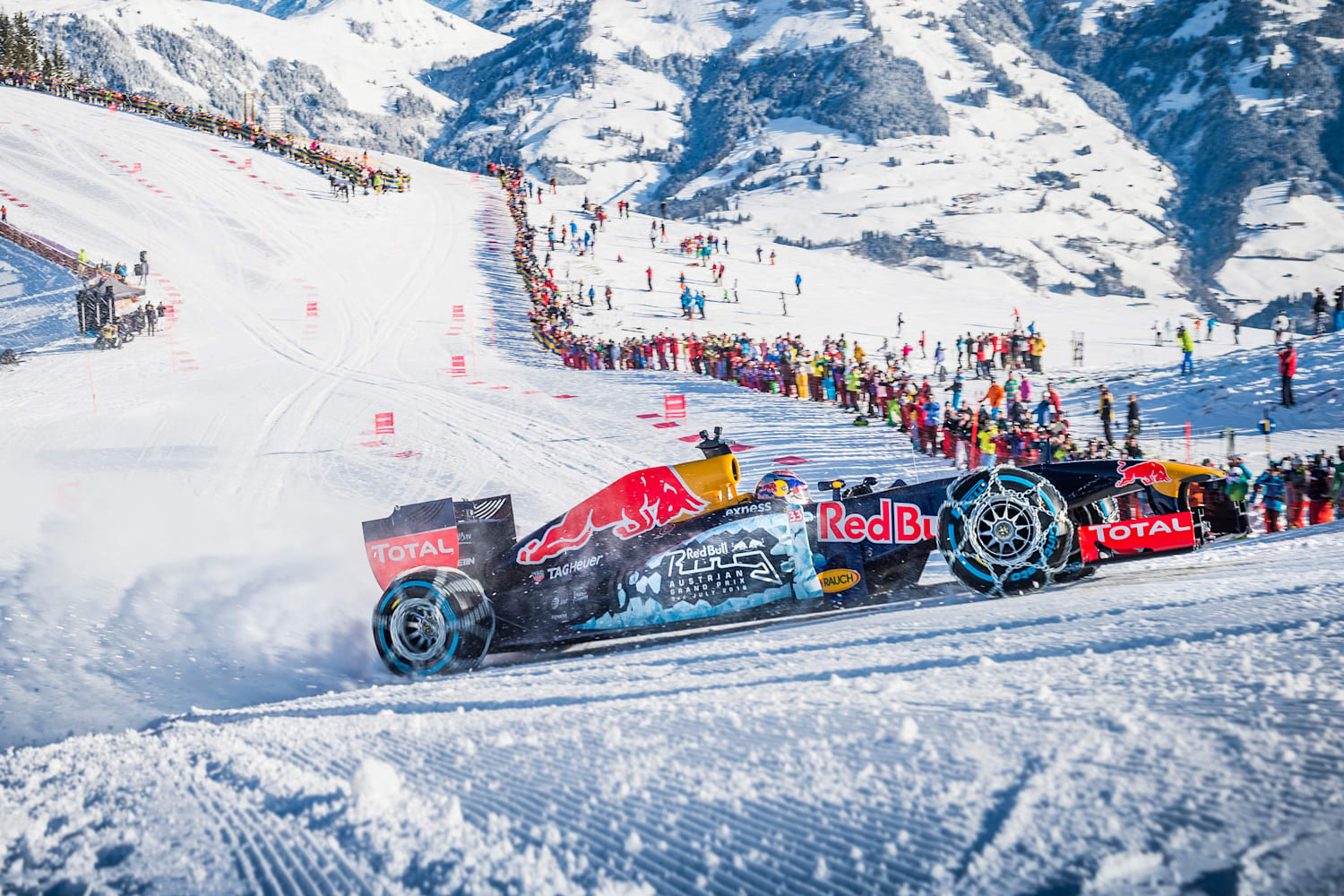 Max Verstappen: F1 show run 2016 - The Streif - video