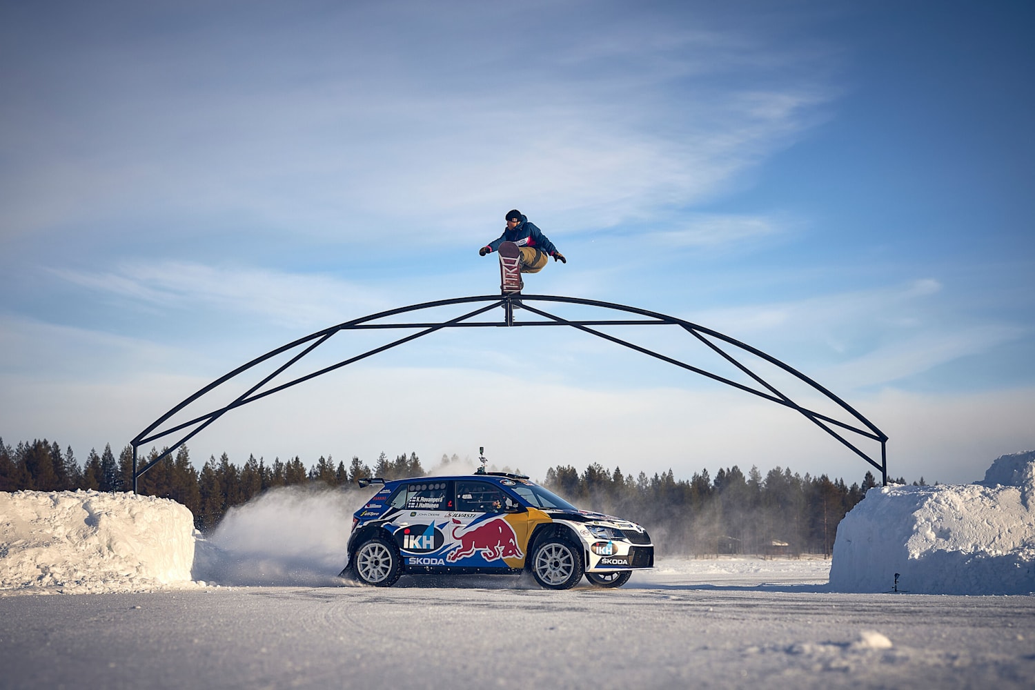 Kalle Rovanperä + Eero Ettala - WRC snowboarding video