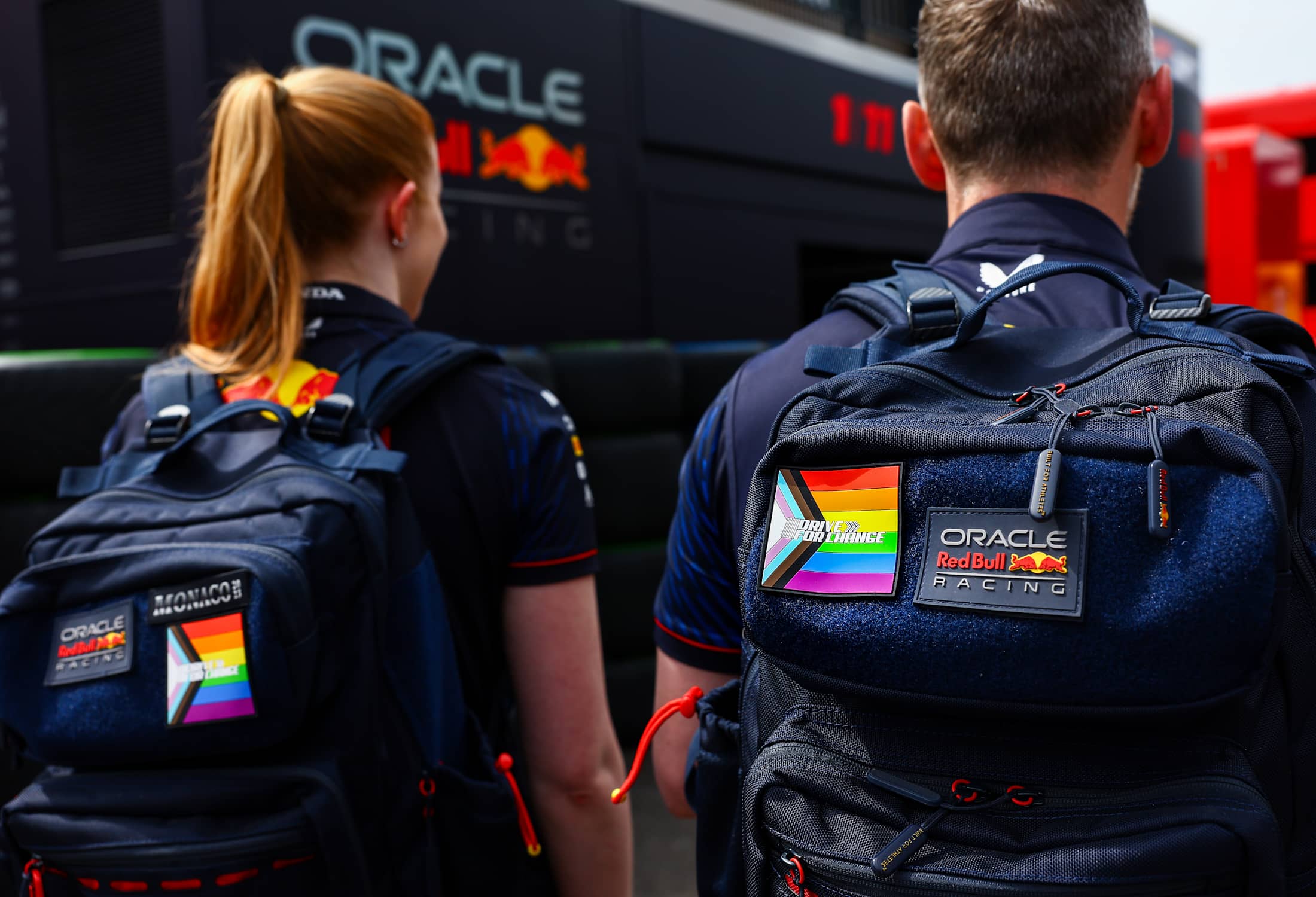【Christian Dela Rosa】Red Bull Racing ✨LOS RACING BULLS SE VISTEN DE ROSA EN MIAMI✨ 🌴El equipo