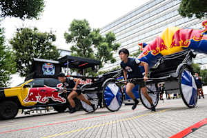 Red Bull 人力車