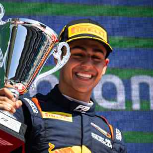 Arvid Lindblads wins the F2 Feature Race in Barcelona 2025