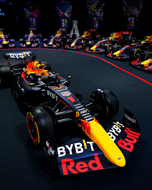 Red Bull Racing - Official Formula 1 Merchandise - 2022 Team