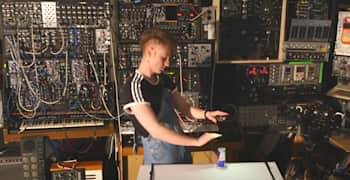 DIY Red Bull can synthesiser