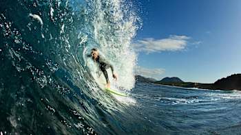 Leo Fioravanti surfing in Sardinia