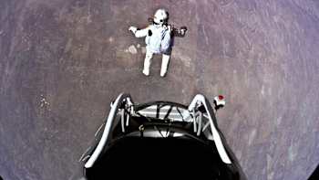 Felix Baumgartner en chute libre lors du saut Red Bull Stratos.