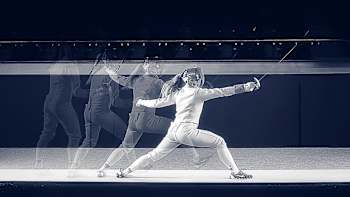 Olga Kharlan performing a step-lunge 