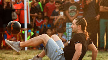Sean Garnier put on shows in Pakistan