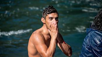 Jonathan Paredes se emociona en la final de la Red Bull Cliff Diving 2017 celebrada en Chile.