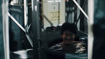 facing-the-heat-formula-1-in-singapore-behind-the-charge