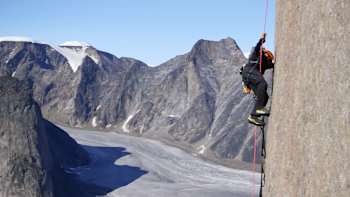 AP-1M1HF426S2111-featureMedia