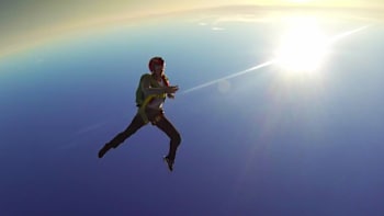 AP-1M1J9BDJW2111-featureMedia