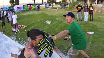 AP-1M5XY7KAD2111-featureMedia