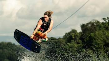 AP-1M5Y1VFUD2111-featureMedia