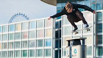 AP-1M5Y1U6KW2111-featureMedia