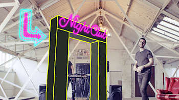 AP-1M1U852552111-featureMedia