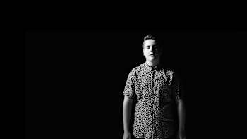 AP-1M1U875UH2111-featureMedia