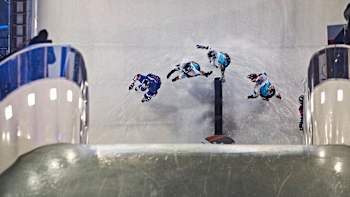 AP-1M5XVZF6H2111-featureMedia