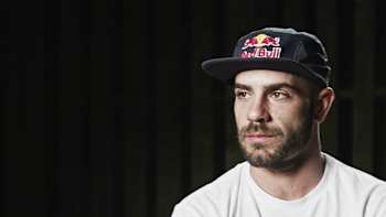 AP-1M5XYXKGH2111-featureMedia