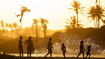 AP-1NWN5J7SS1W11-featureMedia