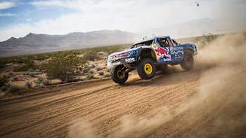 AP-1PN8HGKTS2111-featureMedia