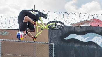 AP-1N5BB72B92111-featureMedia