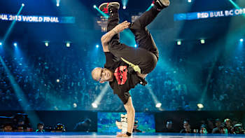 AP-1MRCVTFNS1W11-featureMedia