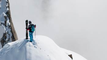 AP-1Q48PVYV12111-featureMedia