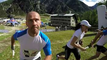 AP-1REE8E7D12111-featureMedia