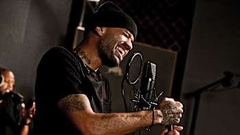 AP-1PY3AVY551W11-featureMedia