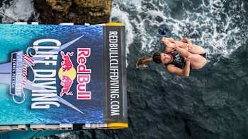 AP-1RYFFQMMN1W11-featureMedia