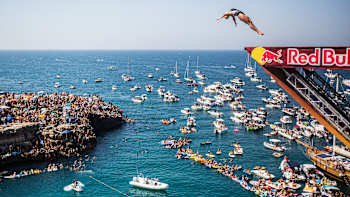 AP-1RZDVP8HS2111-featureMedia