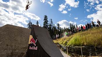 AP-1P4U33UN92111-featureMedia