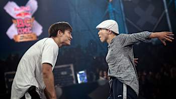 AP-1TKABV4R91W11-featureMedia