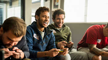 AP-1UUHBKWGD1W11-featureMedia