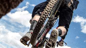 AP-1UYEXQZS51W11-featureMedia