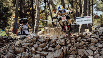 AP-1VACMAZBD2111-featureMedia