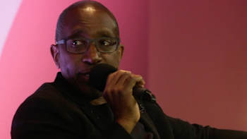 AP-1VAR58CHW2111-featureMedia